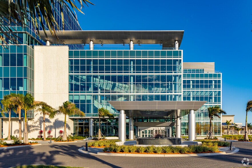 More Photos Of 5411 SkyCenter Dr, Tampa Office For Lease