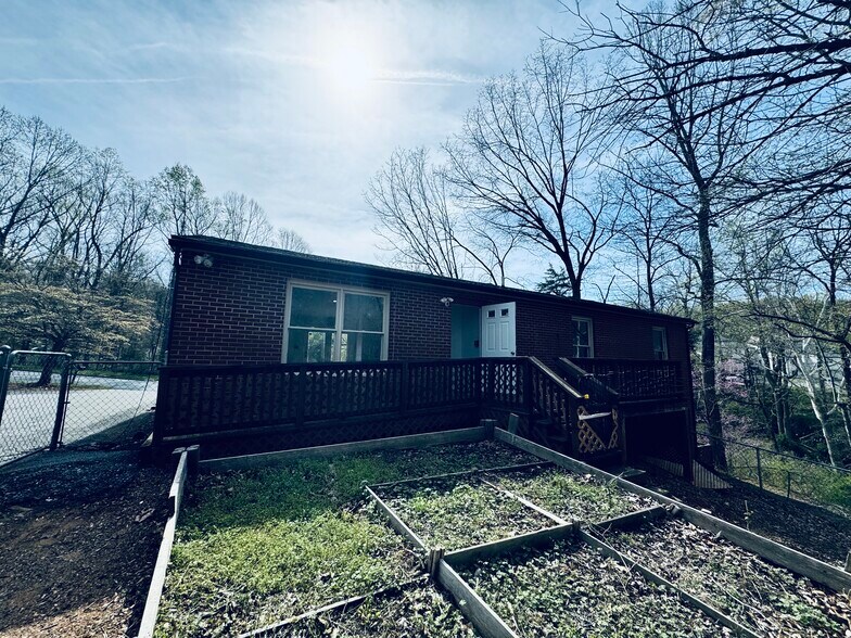 More Photos Of 2800 Hill St, Lynchburg Storefront Retail Office For Sale