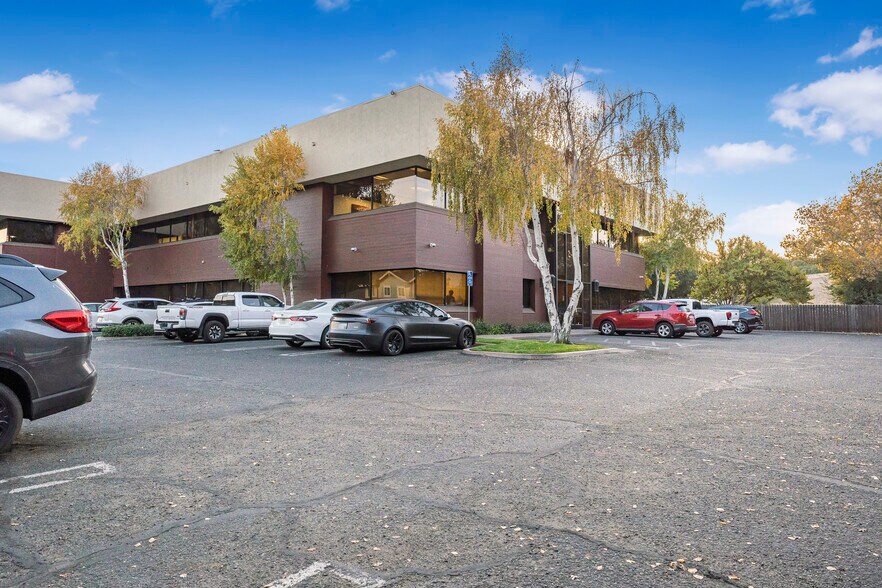 More Photos Of 2029 Village Ln, Solvang Medical For Sale