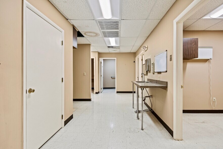 More Photos Of 505-601 Jermor Ln, Westminster Unknown For Lease