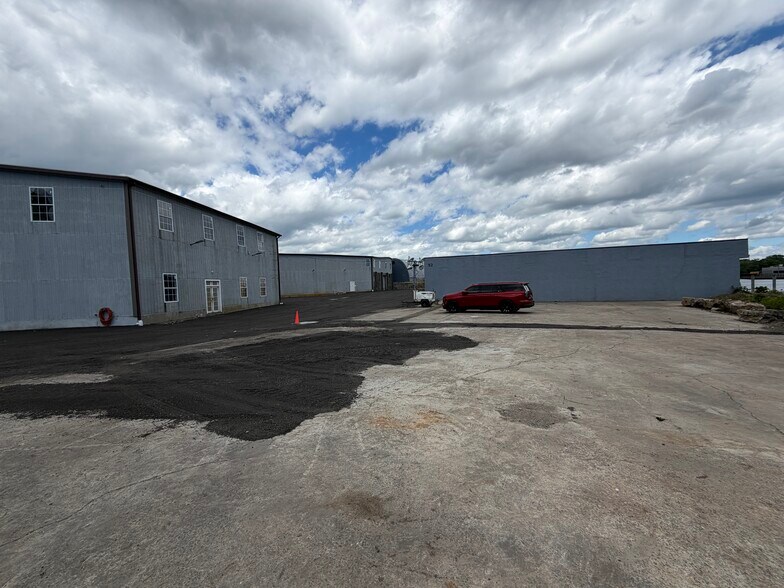 More Photos Of 88 Howard Ave, Bridgeport Warehouse For Lease
