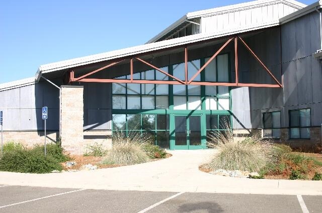 More Photos Of 3595 Iron Ct, Shasta Lake Warehouse For Lease