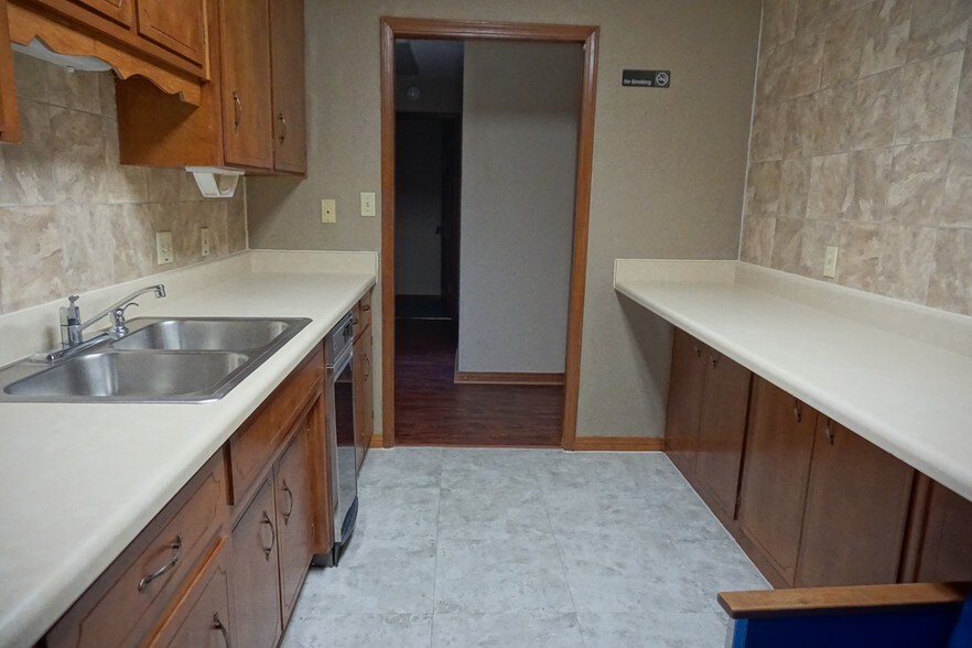 More Photos Of 4400 Bayou Blvd, Pensacola Office Residential For Lease