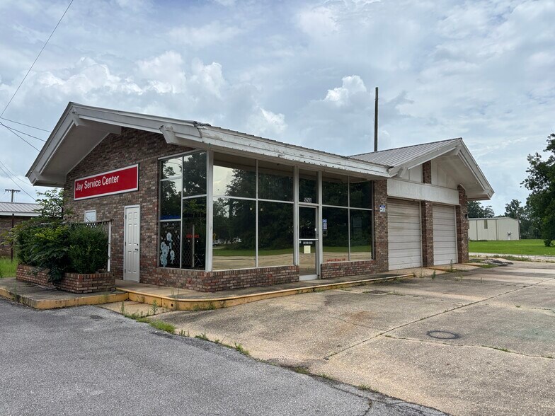 More Photos Of 3873 Commerce st, Jay General Retail For Sale