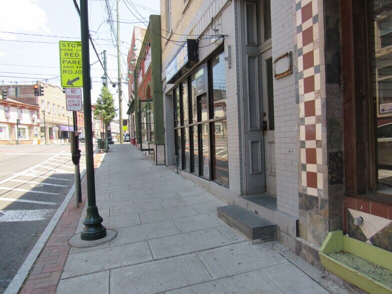 More Photos Of 9 New Main St, Haverstraw Storefront Retail Residential For Lease