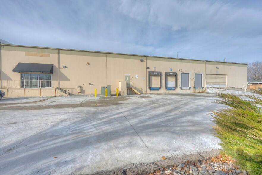 More Photos Of 575-585 Reactor Way, Reno Distribution For Lease