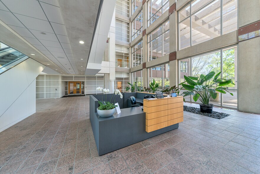 More Photos Of 12404 Park Central Dr, Dallas Office For Lease