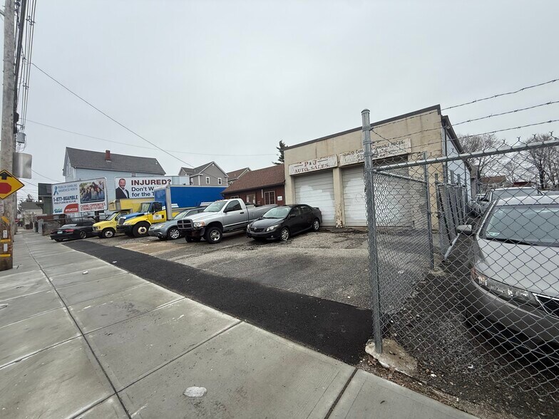 More Photos Of 550 Prairie Ave, Providence Auto Repair For Lease