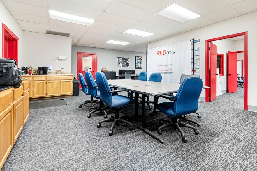 More Photos Of 5729-5733 Salmen St, New Orleans Service For Lease