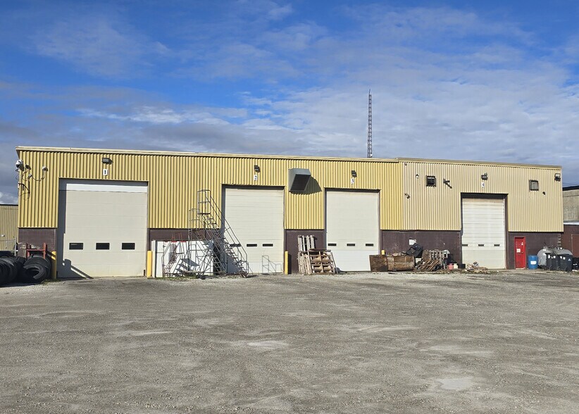 More Photos Of 175 Bothwell St, Chatham Truck Terminal For Sale