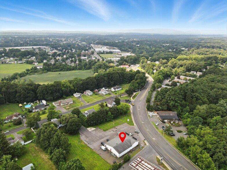 More Photos Of 427 N Elm St, Westfield Drugstore For Lease