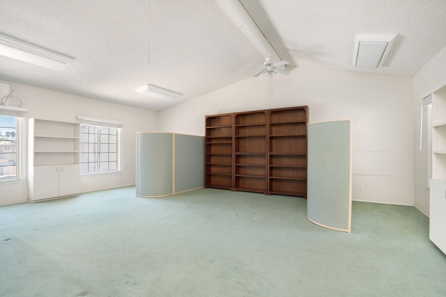 More Photos Of 224 Main St, Seal Beach Storefront For Sale