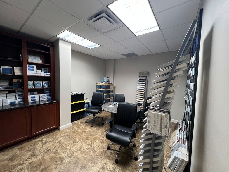 More Photos Of 2710 Pemberton Dr, Apopka Warehouse For Sale