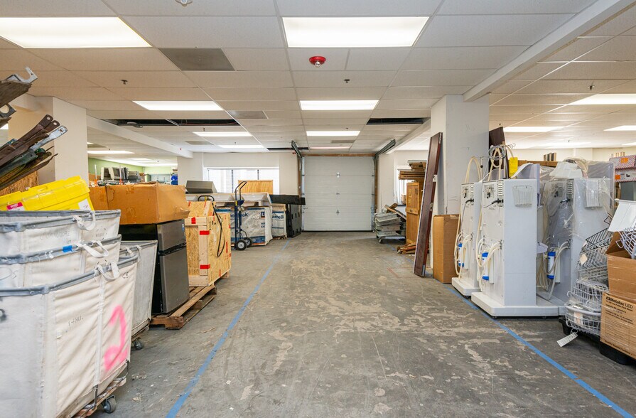 More Photos Of 100 Cummings Ctr, Beverly Coworking Space