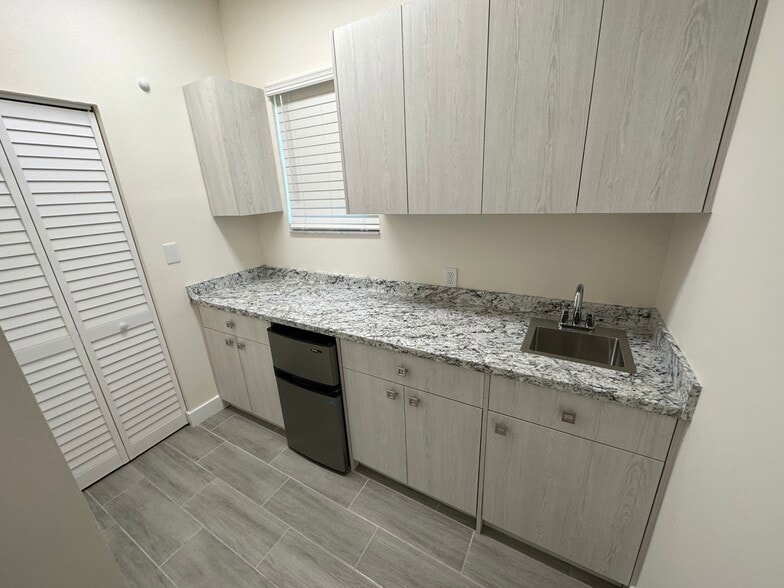 More Photos Of 1317 SE 4th Ave, Fort Lauderdale Office Residential For Sale