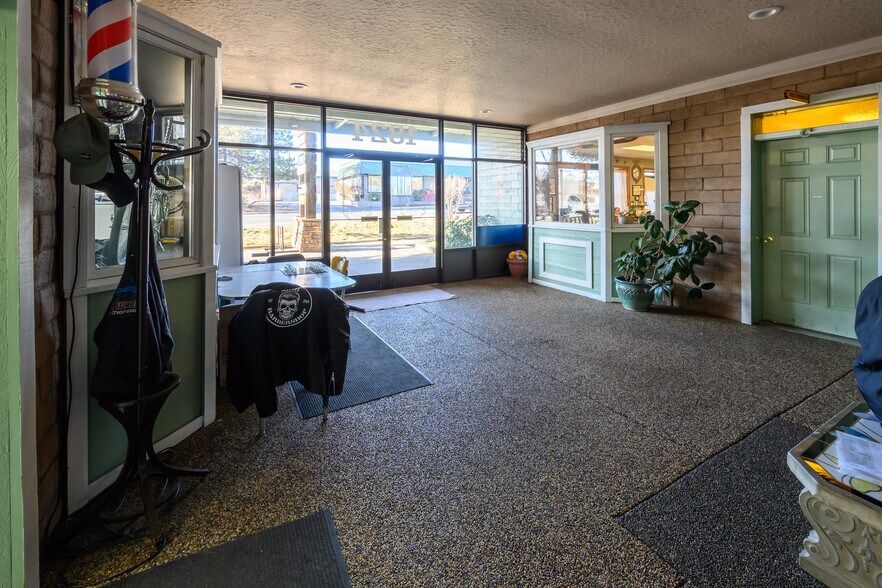More Photos Of 1824 NE Division St, Bend General Retail For Lease