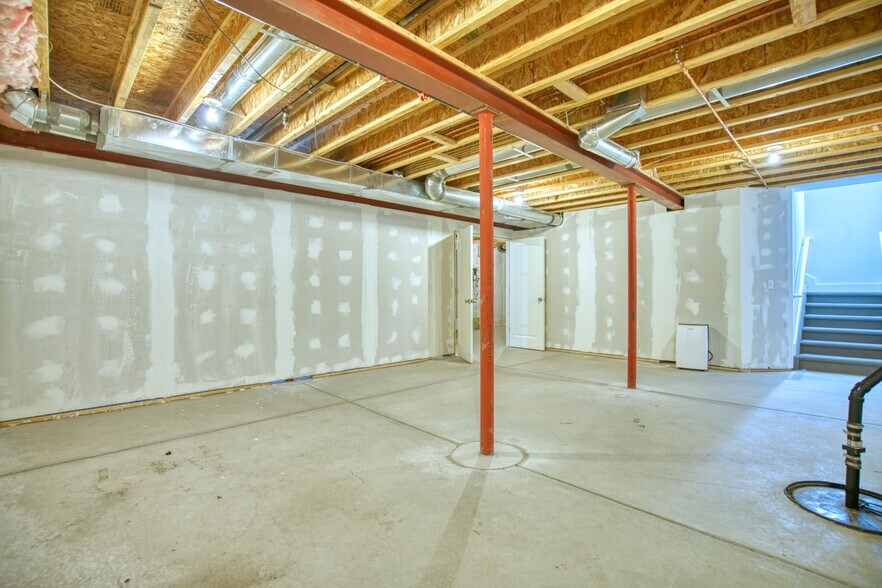 More Photos Of 1114 Neon Forest Cir, Longmont Storefront Retail Residential For Sale