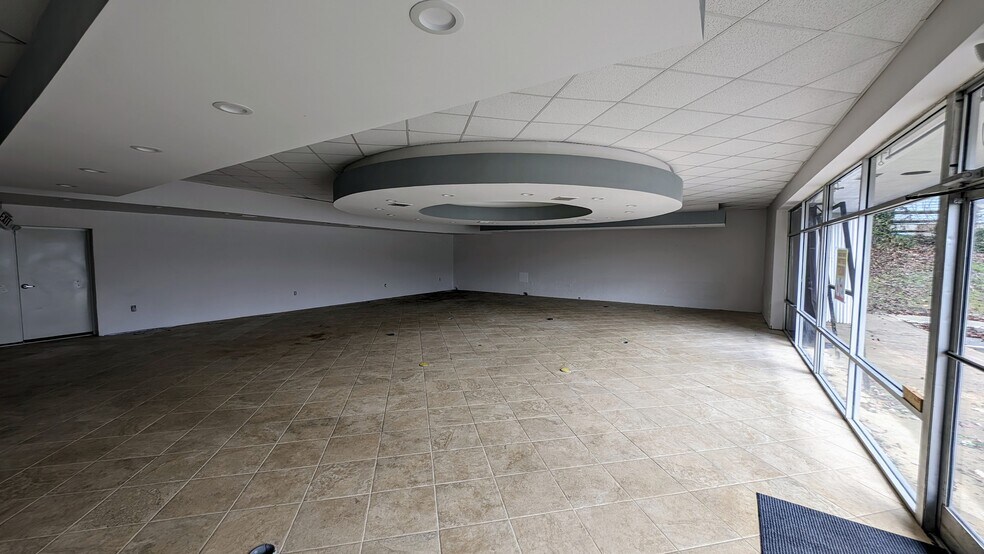 More Photos Of 109 E Main St, Jamestown Freestanding For Sale