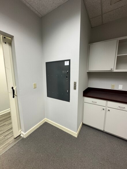 More Photos Of 3255 Industry Dr, North Charleston Medical For Sale