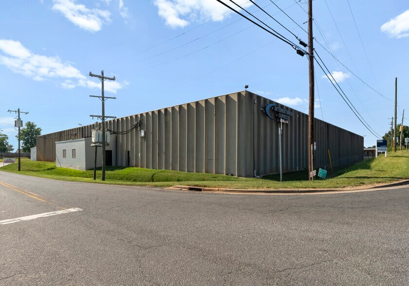 More Photos Of 141 Robins St, Lowell Manufacturing For Lease