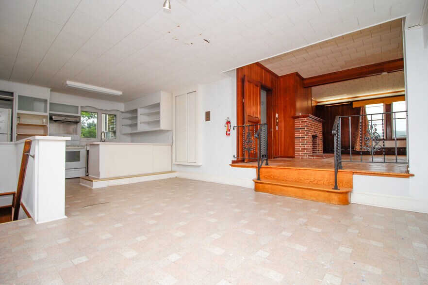 More Photos Of 417 W Blackwell St, Dover Office Residential For Sale