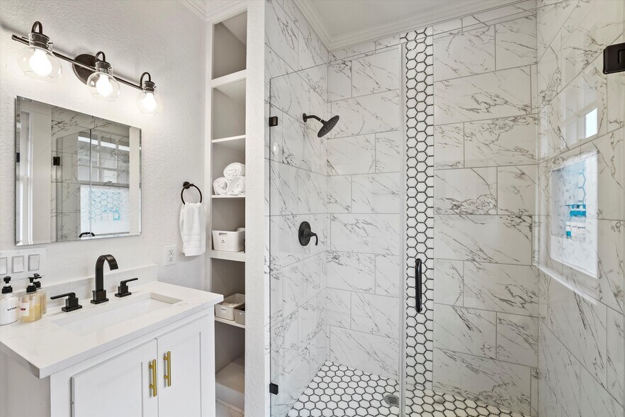 More Photos Of 235 Westheimer Rd, Houston Apartments For Sale