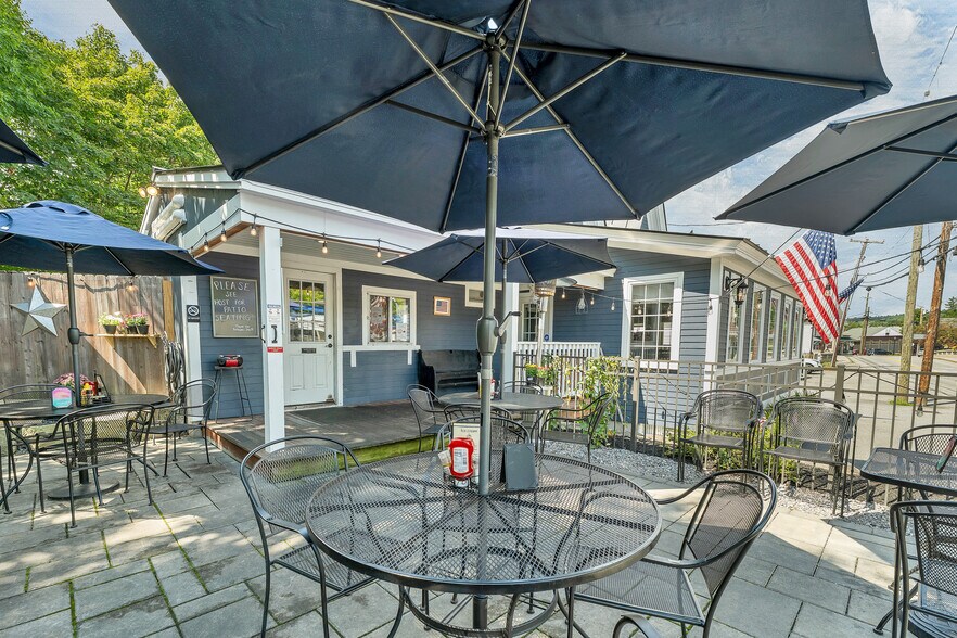 More Photos Of 40 Main St, Goffstown Restaurant For Sale