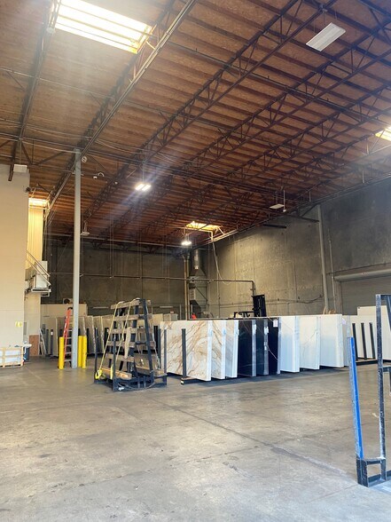 More Photos Of 4813 Greenleaf Ct, Modesto Showroom For Lease