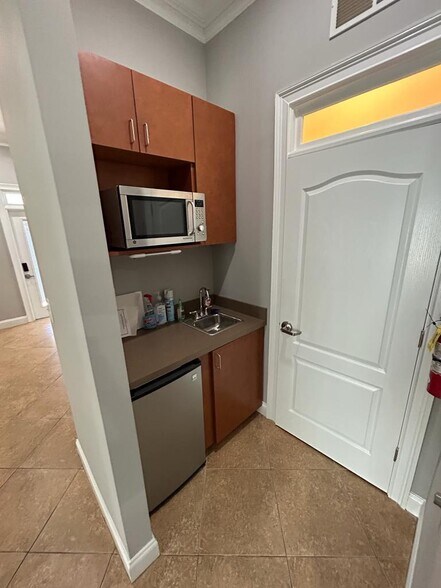 More Photos Of 4485 Tench Rd, Suwanee Office For Sale