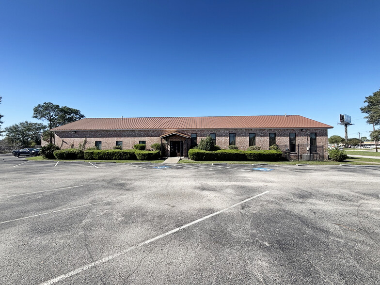 Primary Photo Of 112 Bammel Westfield Rd, Houston Medical For Sale