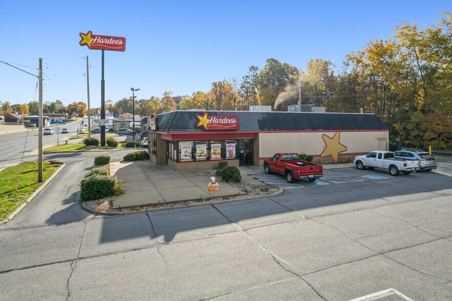 More Photos Of 421 E Jackson Blvd, Jackson Fast Food For Sale