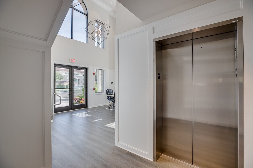 More Photos Of 1745 20th St, Vero Beach Office For Sale