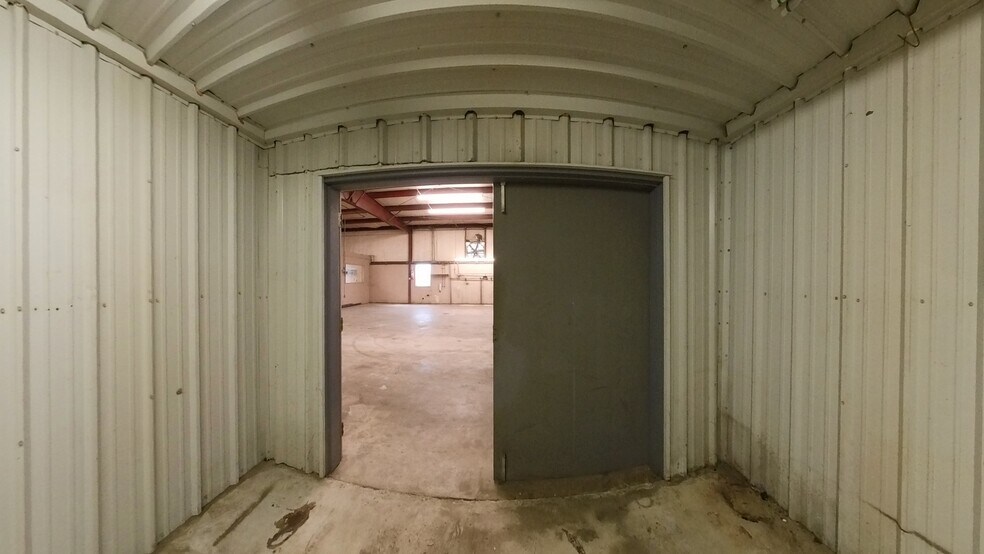 More Photos Of 14826 Yarberry St, Houston Warehouse For Sale