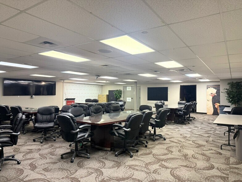 More Photos Of 3801 E Sunshine St, Springfield Office For Sale