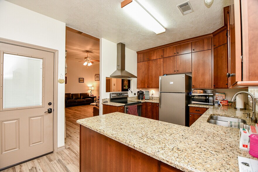 More Photos Of 540 Chisolm Trl, Wallis Manufactured Housing Mobile Home Park For Sale