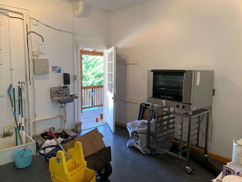 More Photos Of 7892 Stonewall Jackson Hwy, Front Royal Restaurant For Sale