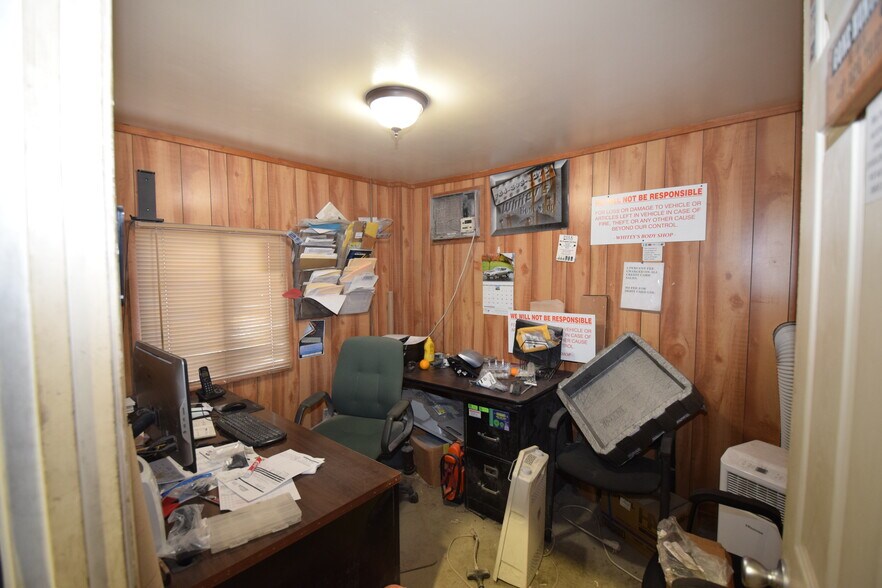 More Photos Of 10310 Rozzelles Ferry Rd, Charlotte Specialty For Sale