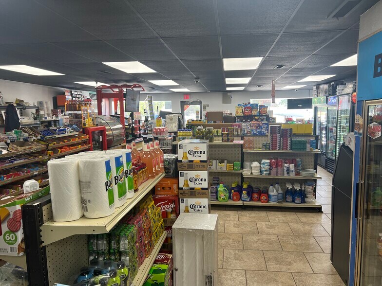 More Photos Of 600 E Main St, Geronimo Convenience Store For Sale