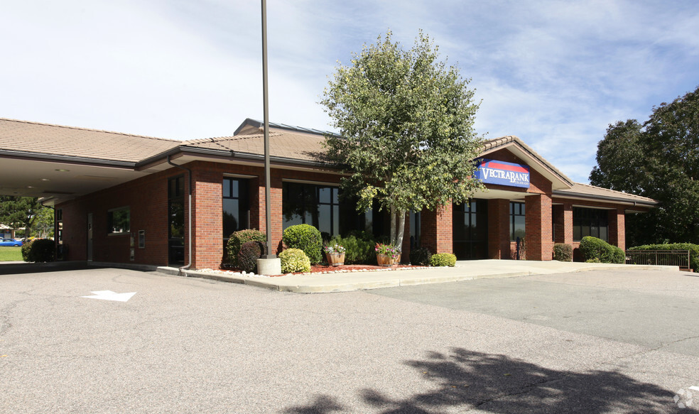 Primary Photo Of 1990 W 10th Ave, Broomfield Bank For Lease