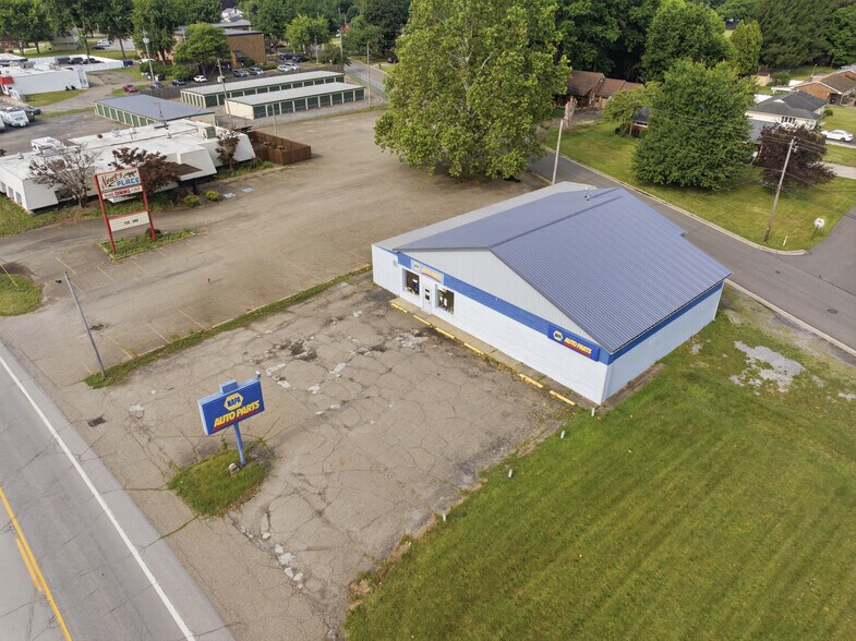 More Photos Of 701 Main St N, Navarre General Retail For Sale
