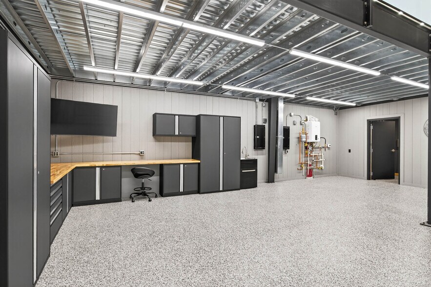 More Photos Of 663 Valerie Ave, Hudson Self Storage For Sale