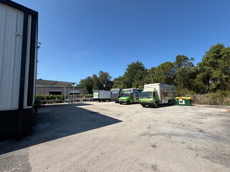 More Photos Of 5600 Zip Dr, Fort Myers Warehouse For Sale