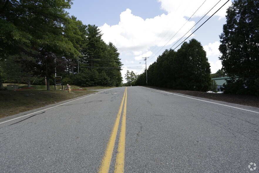 More Photos Of 10 Industrial Way, Salem Warehouse For Lease