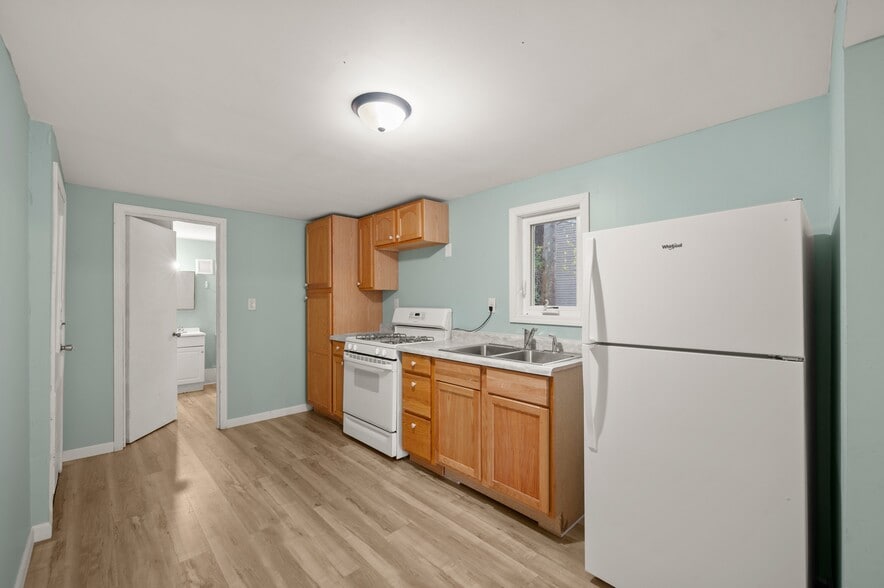 More Photos Of 5590 Paw Paw Lake Rd, Coloma Apartments For Sale