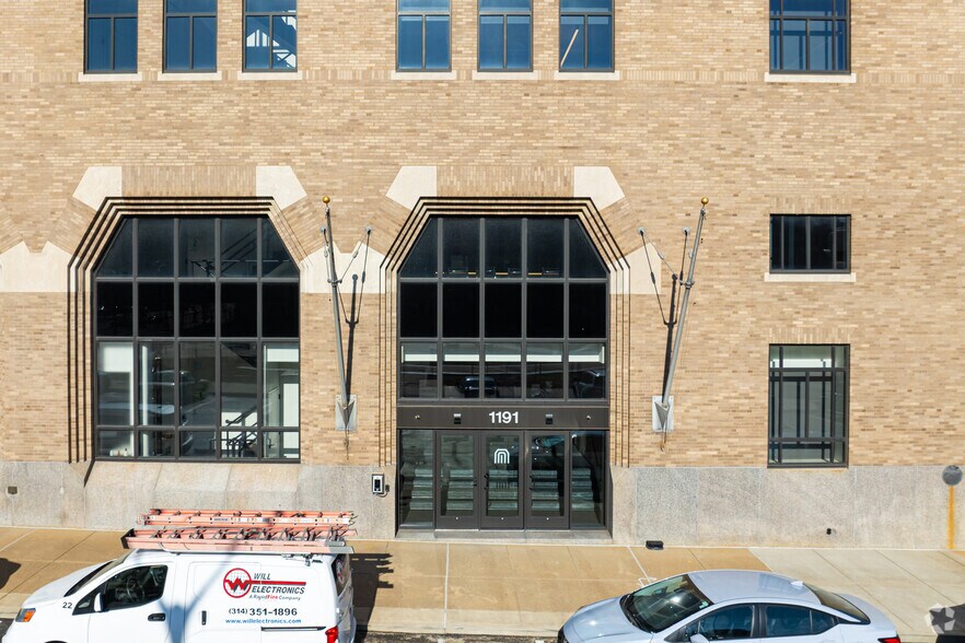 More Photos Of 900 N Tucker Blvd, Saint Louis Office For Lease