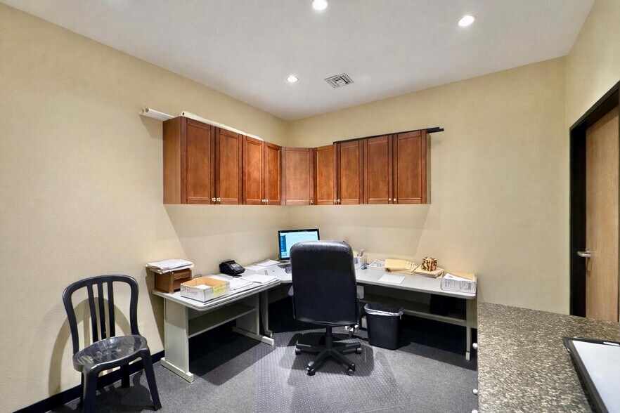 More Photos Of 1005 E Orangethorpe Ave, Anaheim Warehouse For Sale