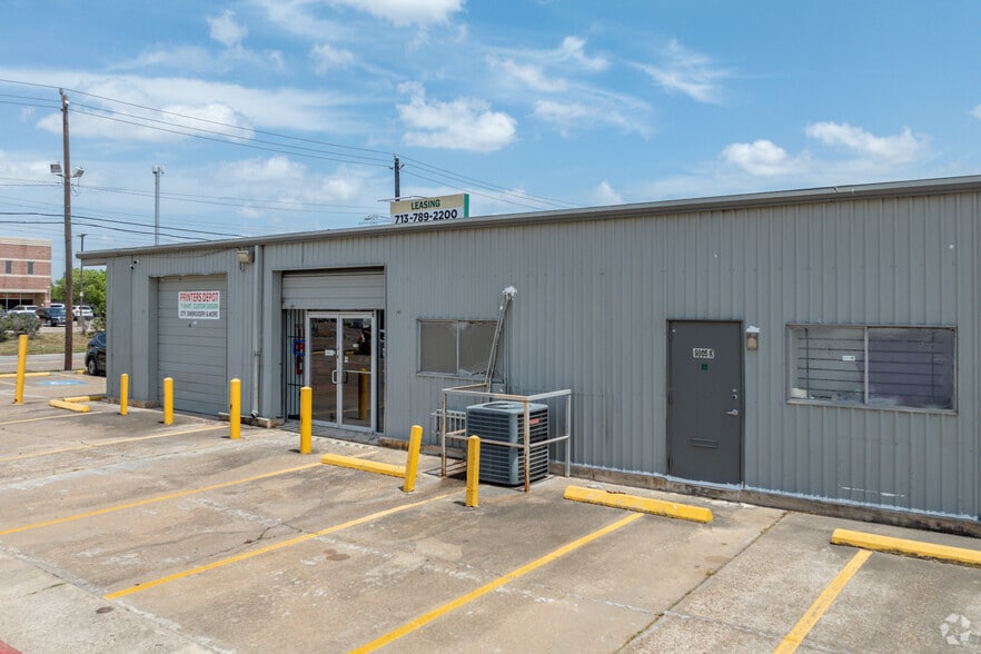 More Photos Of 9801-9811 Harwin Dr, Houston Warehouse For Lease