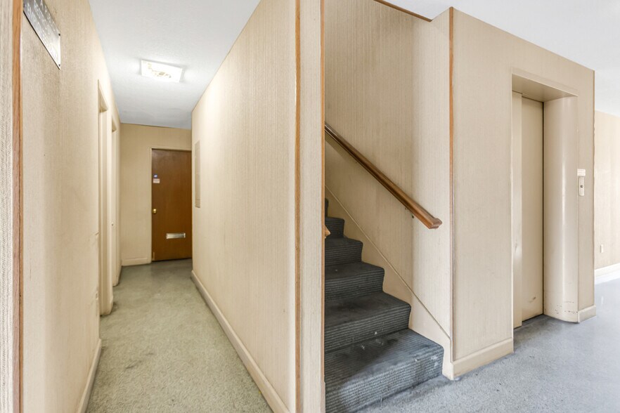 More Photos Of 2391 Arden Way, Sacramento Office For Sale