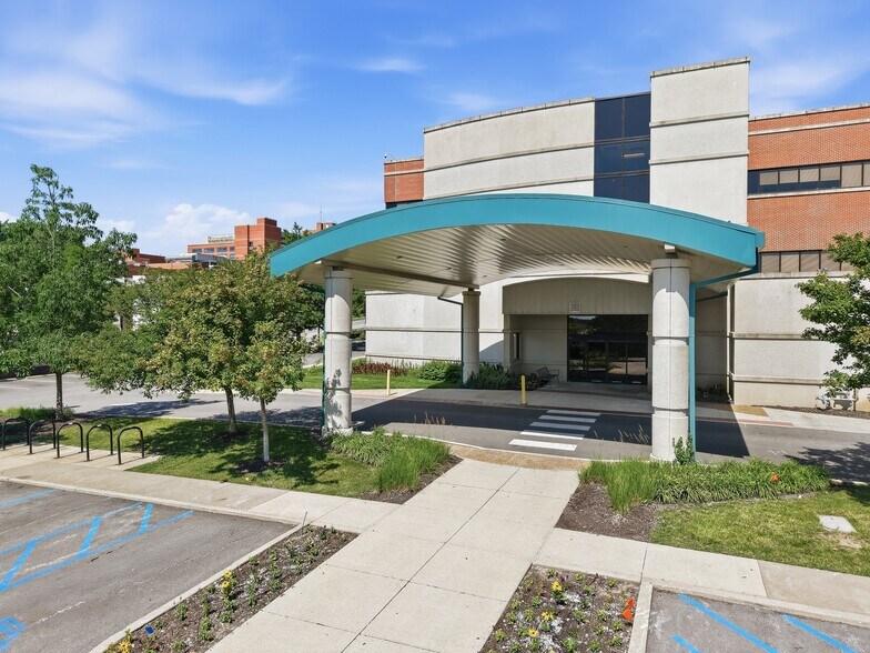 More Photos Of 1705 E Broadway, Columbia Medical For Lease