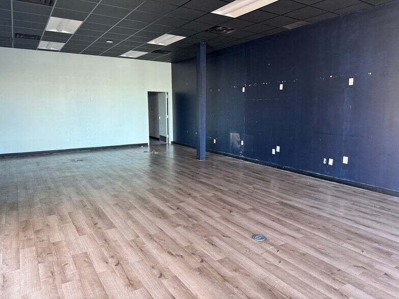 More Photos Of 7709 McPherson Rd, Laredo Freestanding For Lease